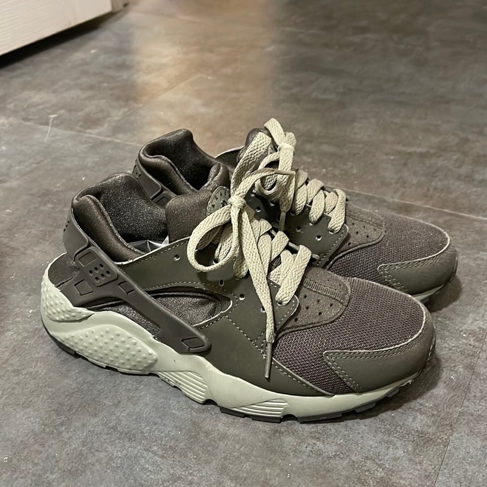 Nike huarache sneakers